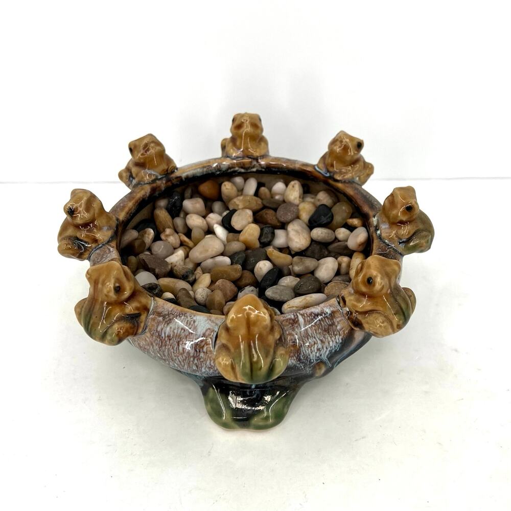 vintage Majolica style ceramic planter bowl eight sculpted frogs on the rim